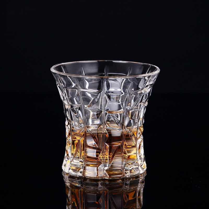 Creative designed open mouth whisky glass with ice cube style, WG010 crystal whiskey glass for KTV, hotel, retuarant