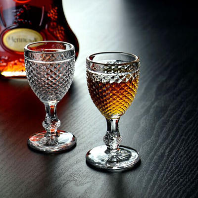 Wholesale top quality 50ml diamond-shaped pattern mini wine glass
