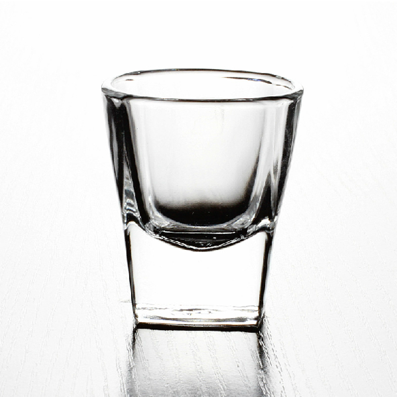 Clear square thick bottom whisky glass, YL-WG023 mini wine glass for spirit liquor